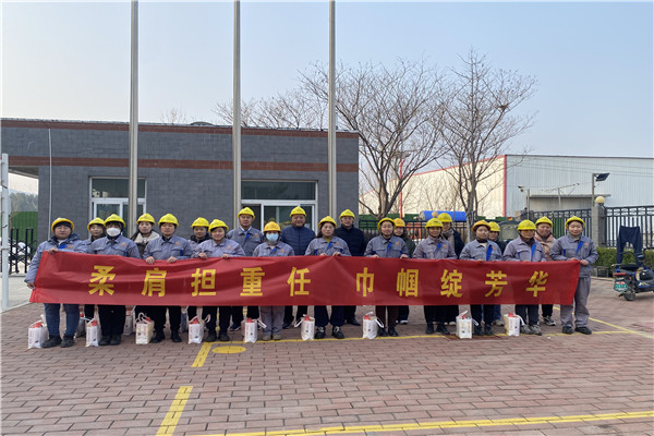 济南天盟为女员工送温暖3.jpg